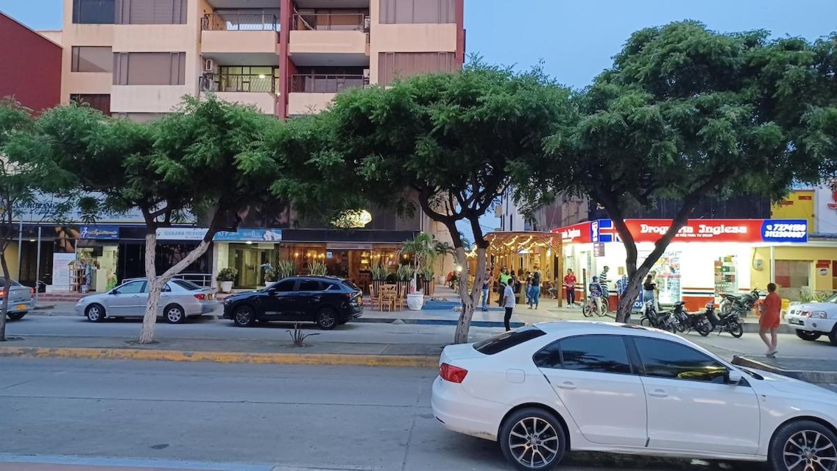 Iv Espectacular Edificio Frente A La Playa, 2 Bien Iluminado Y Espacioso Riohacha